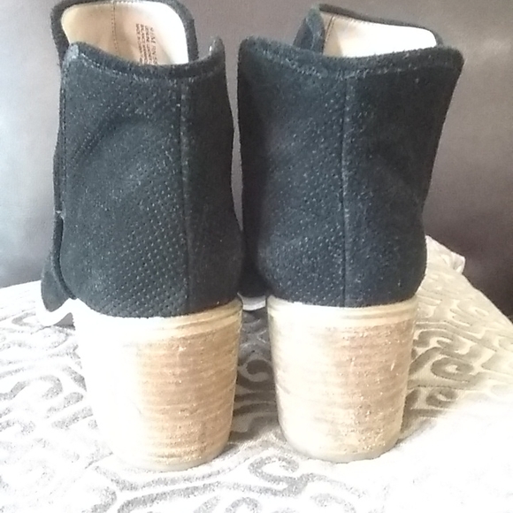 Hinge black suede ankle boot tan wood heel size 9 - Picture 3 of 7